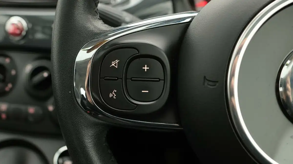 2018-fiat-500-12-lounge-big-24