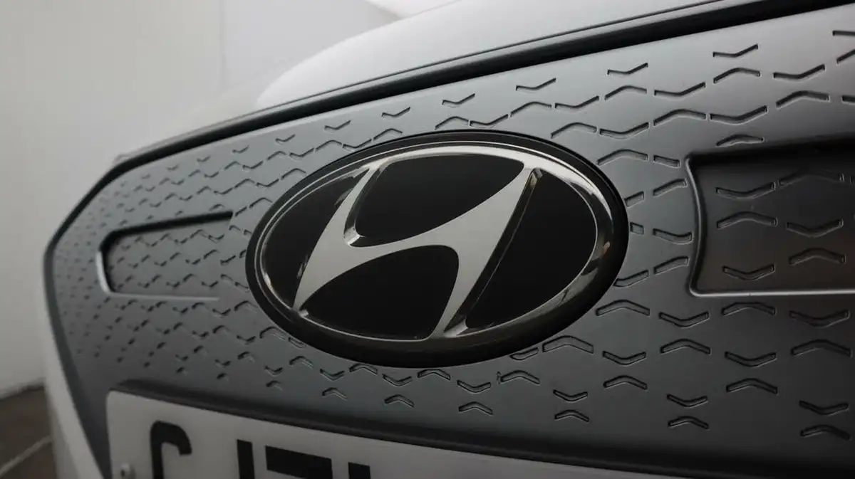 2022-hyundai-ioniq-e-premium-electric-big-20