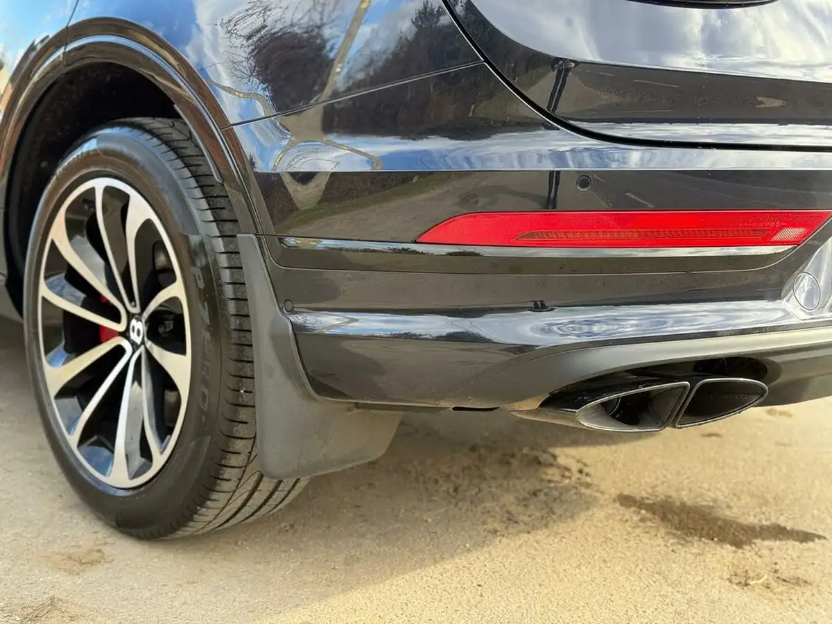 2022-bentley-bentayga-40-v8-big-11