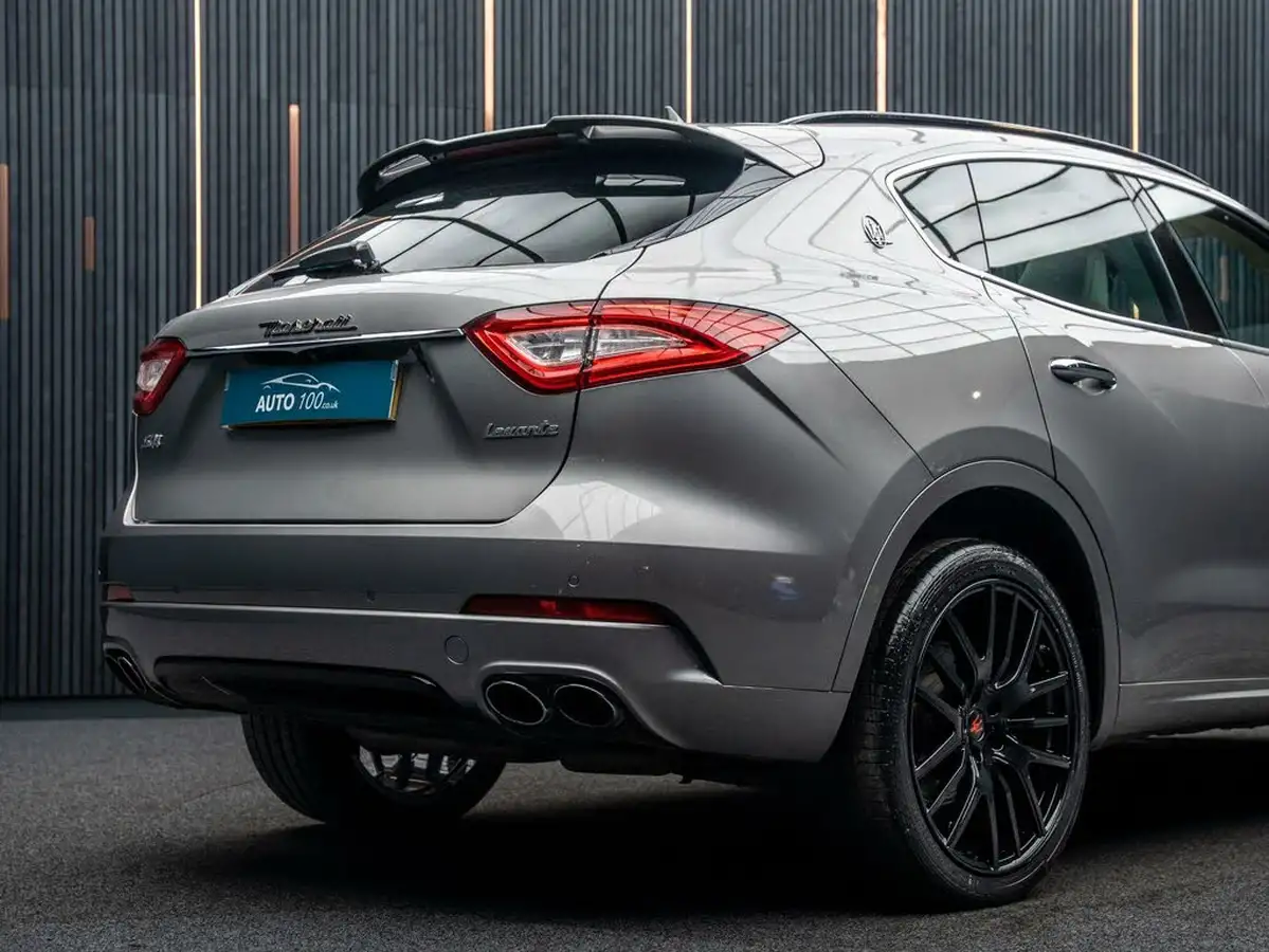 2018-maserati-levante-30-gransport-nerissimo-edition-big-14