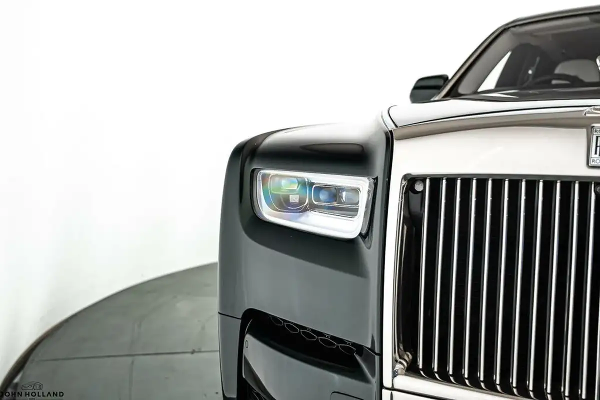 2019-rolls-royce-phantom-67-big-12