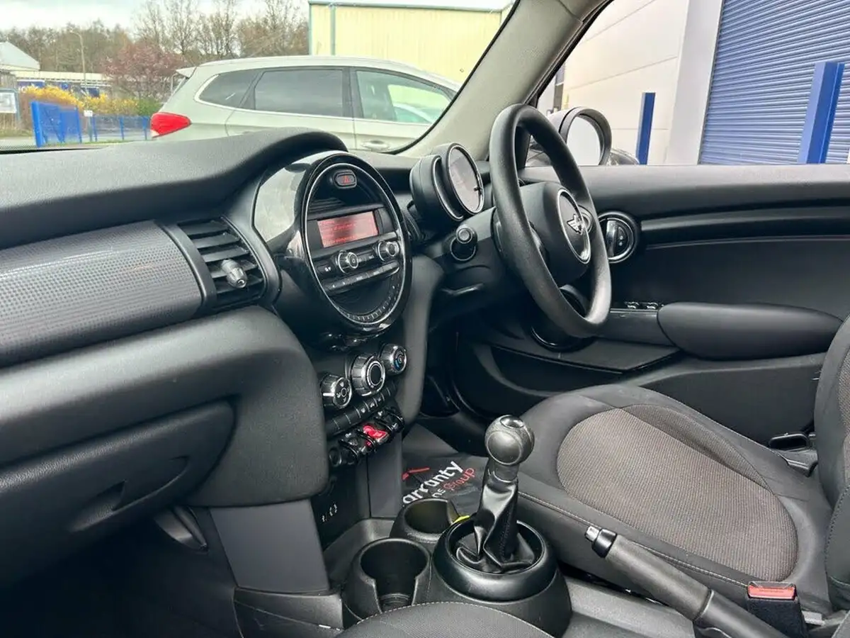 2015-mini-cooper-15-cooper-5d-big-15