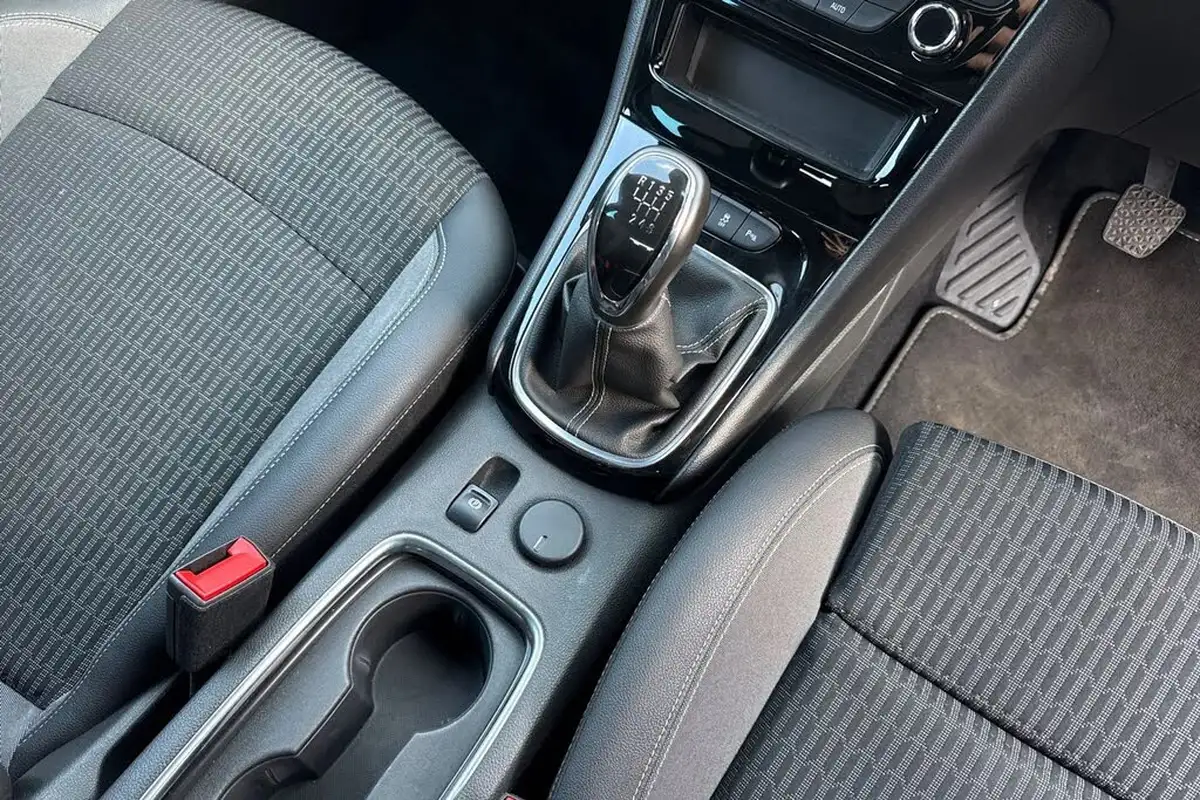 2021-vauxhall-astra-12-turbo-griffin-edition-hatchback-big-22