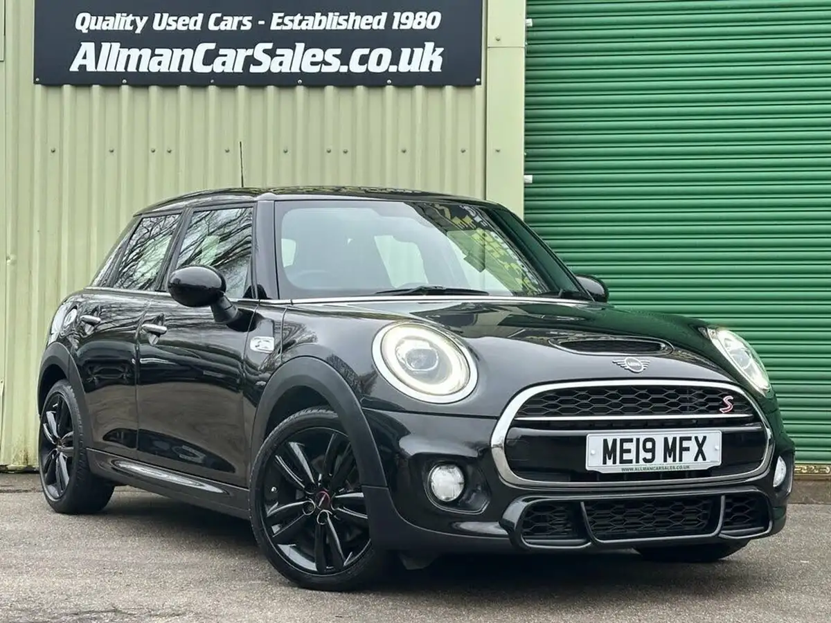 2019-mini-cooper-20-cooper-s-sport-189bhp-hatchback-5d-big-0