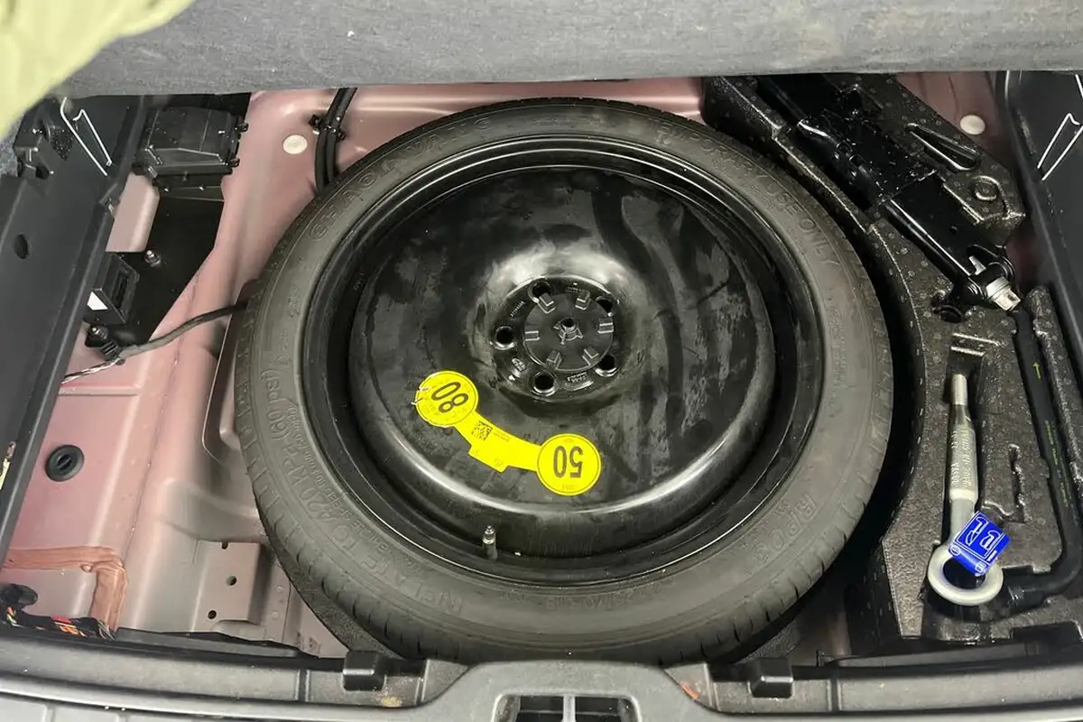 2023-volvo-xc40-20-b3-plus-big-37