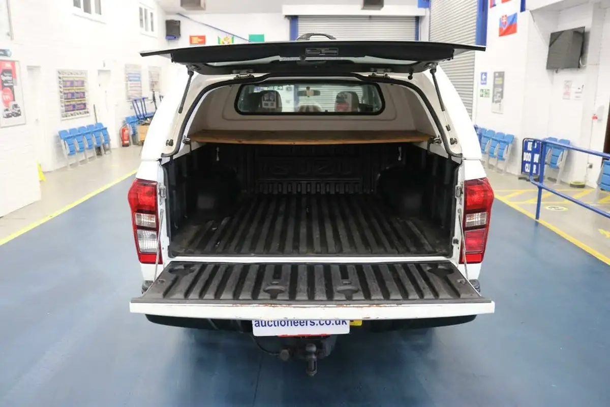 2018-isuzu-d-max-19td-utility-4x4-double-pickup-big-14