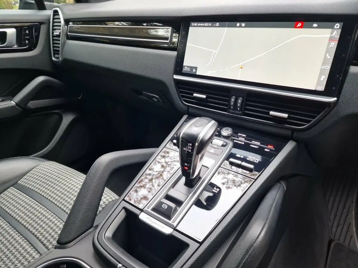 2019-porsche-cayenne-30-v6-s-big-29