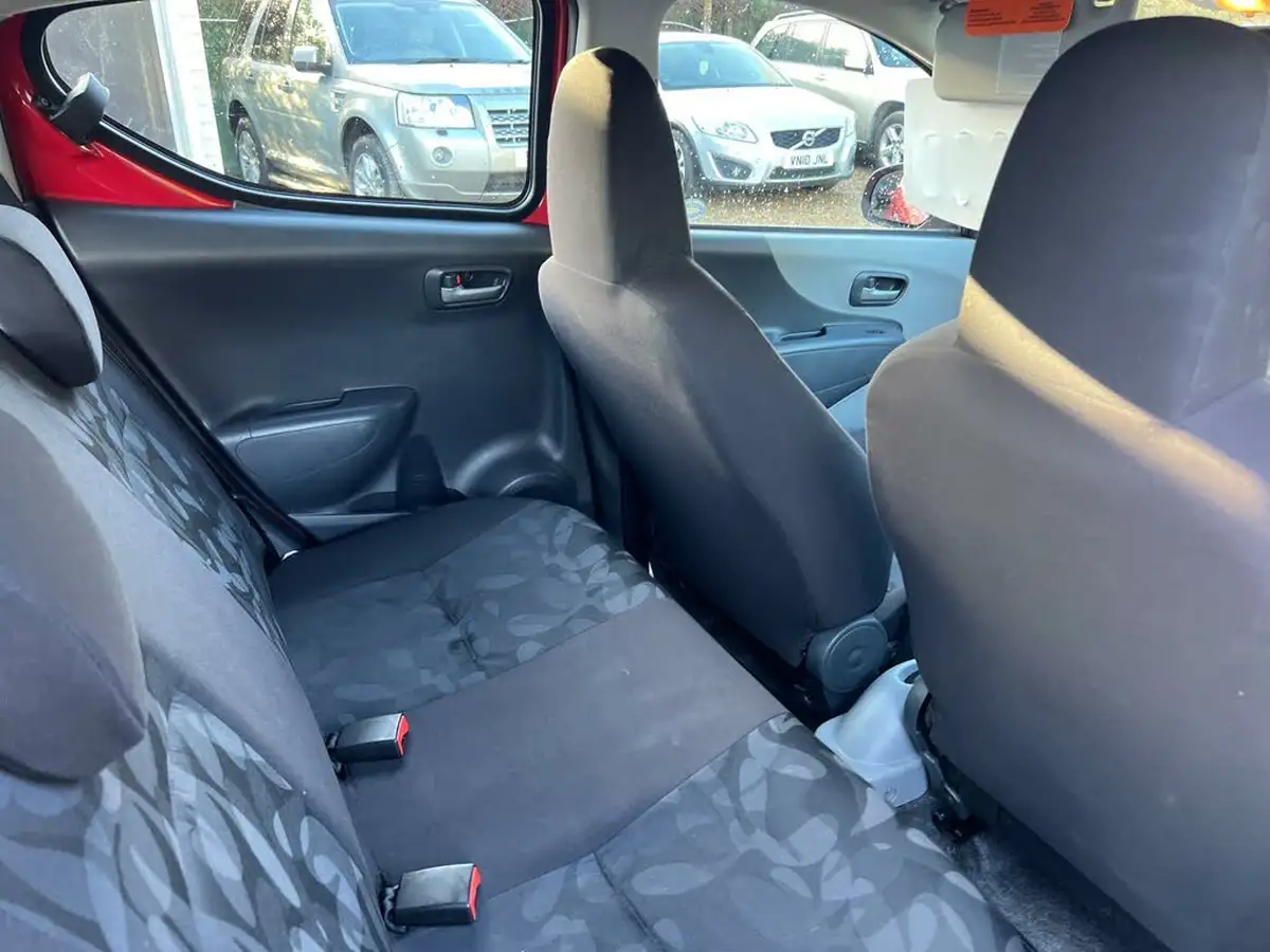 2009-suzuki-alto-10-sz3-big-15