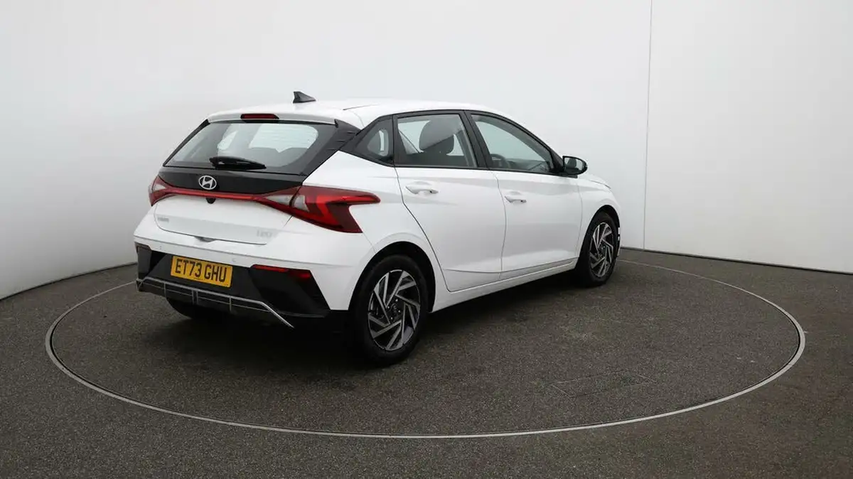 2024-hyundai-i20-10-t-gdi-advance-big-7