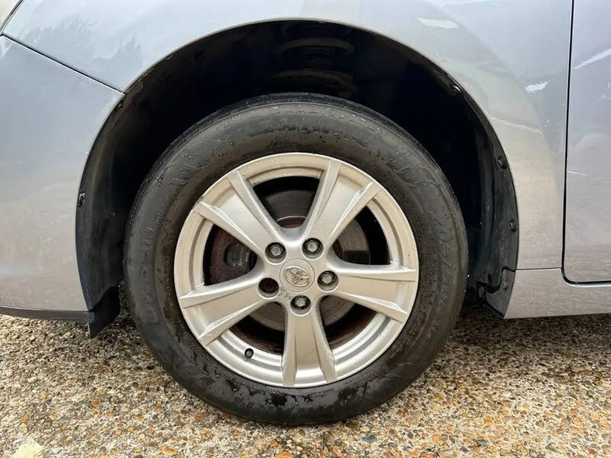 2009-toyota-verso-18-tr-big-23