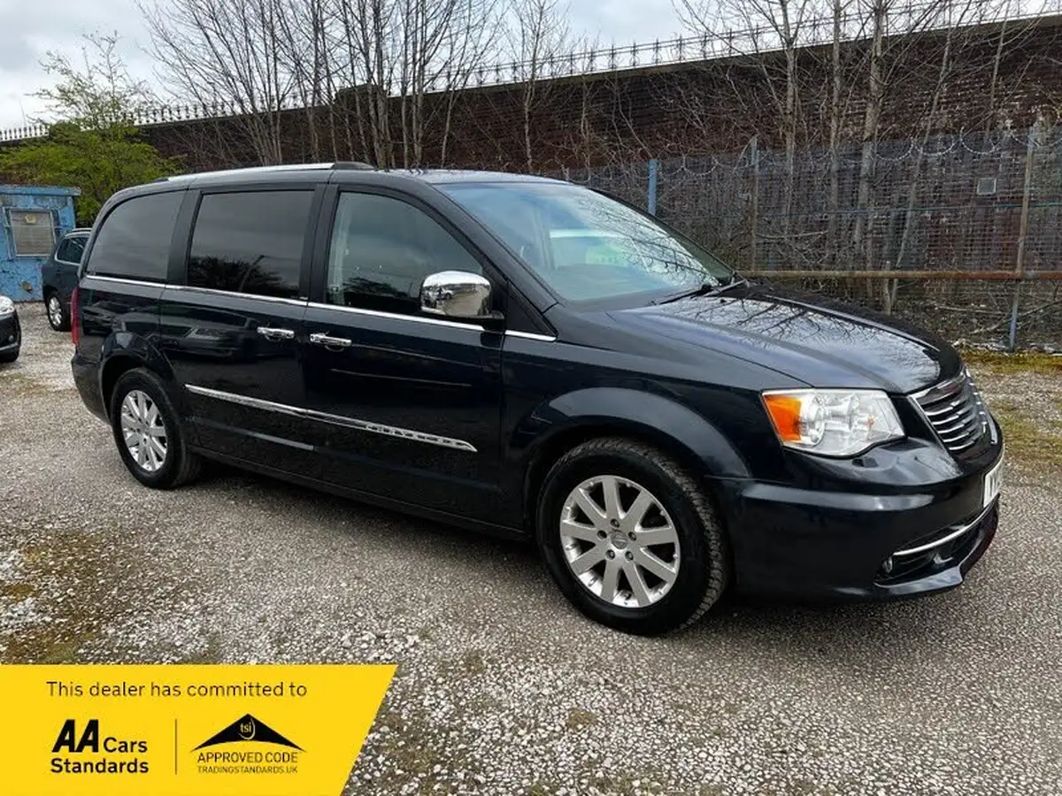 2013-chrysler-grand-voyager-28td-limited-big-1