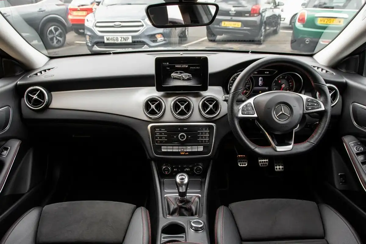 2019-mercedes-benz-cla-16-cla-180-amg-line-edition-coupe-4d-big-12