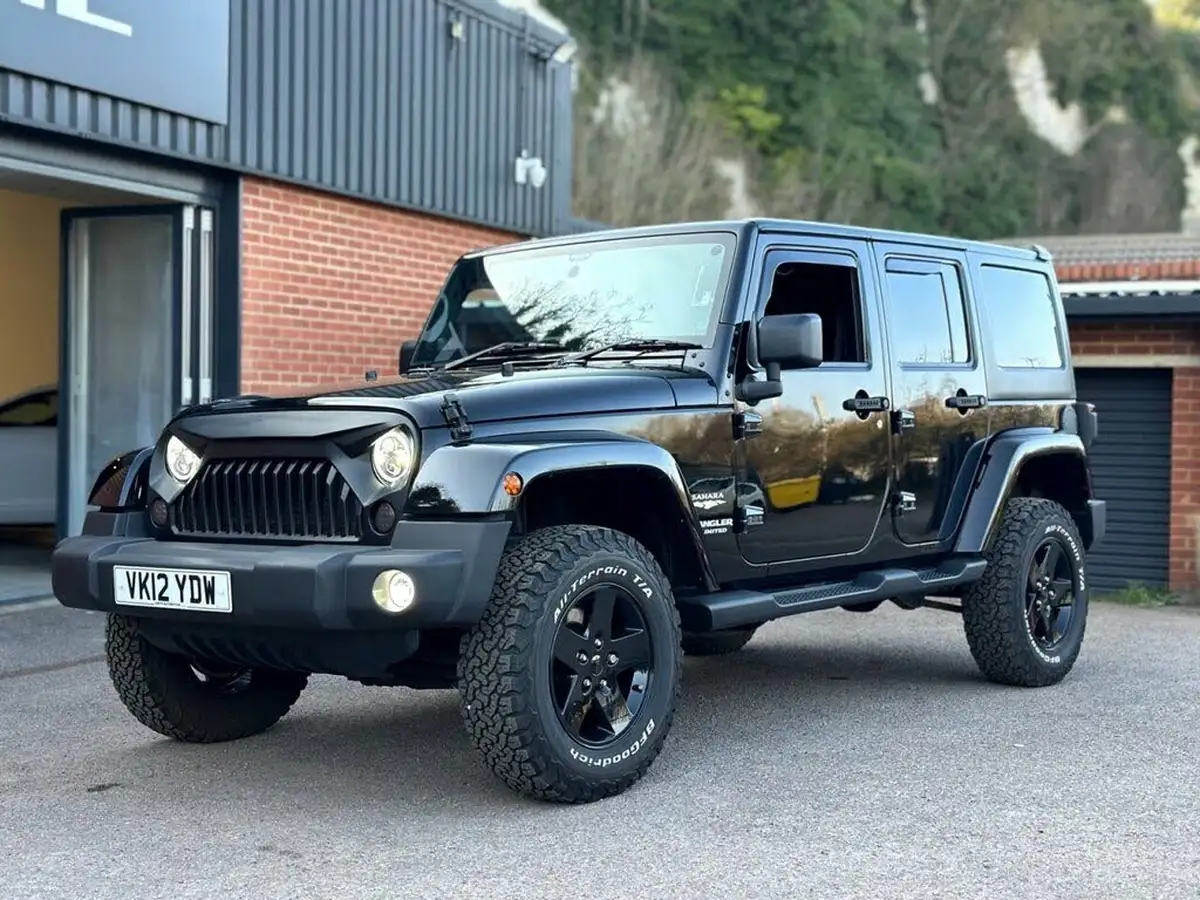 2012-jeep-wrangler-28crd-sahara-5d-auto-big-38