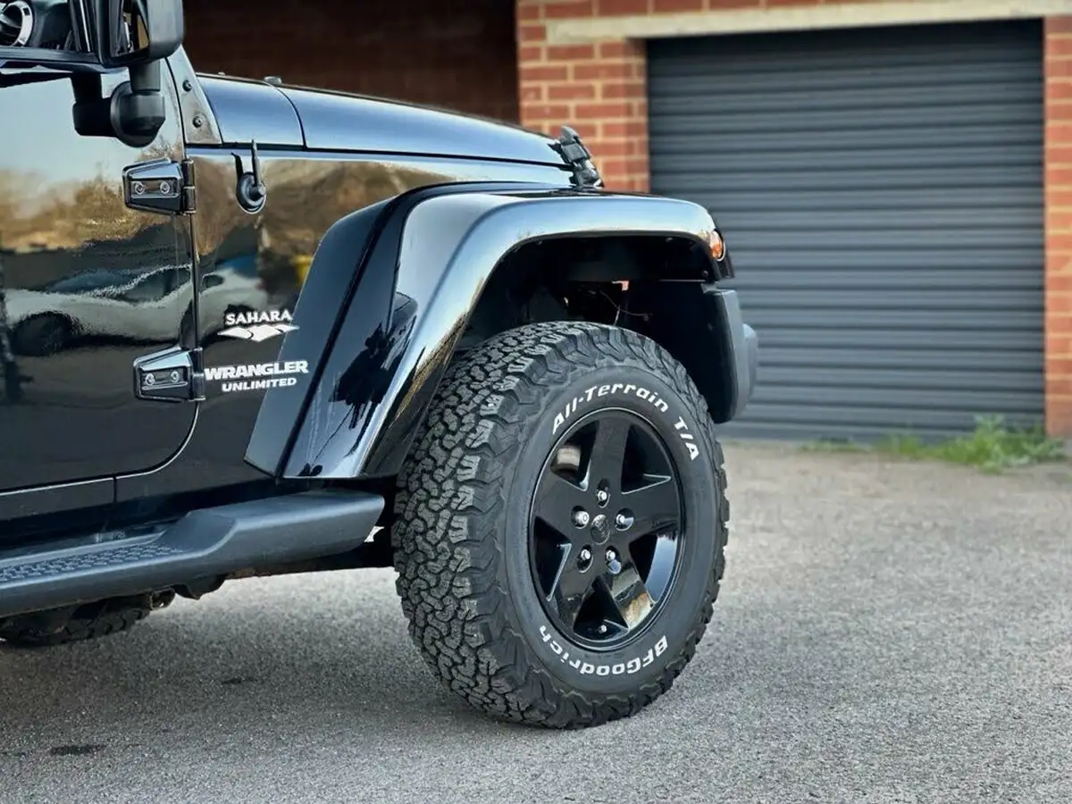 2012-jeep-wrangler-28crd-sahara-5d-auto-big-14