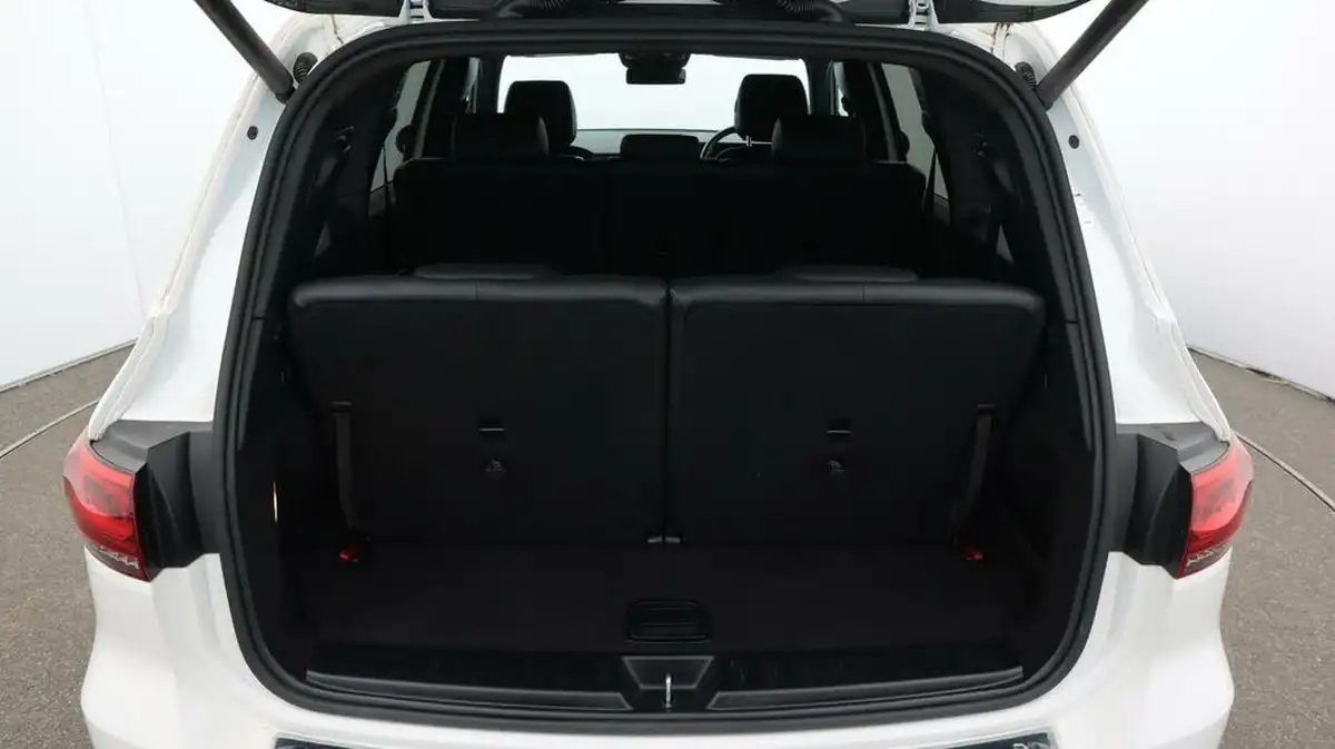 2021-mercedes-benz-glb-class-20d-glb200d-amg-line-premium-4matic-big-21