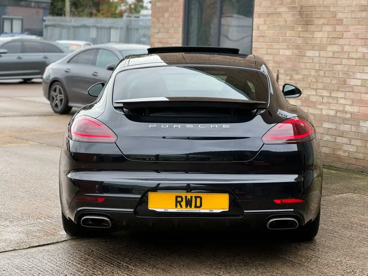 2015-porsche-panamera-30td-big-16
