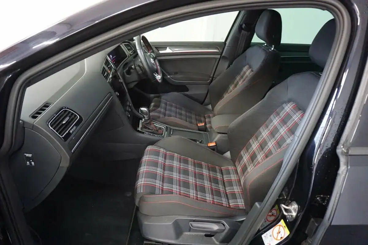 2020-volkswagen-golf-20-tsi-gti-performance-5d-dsg-big-16