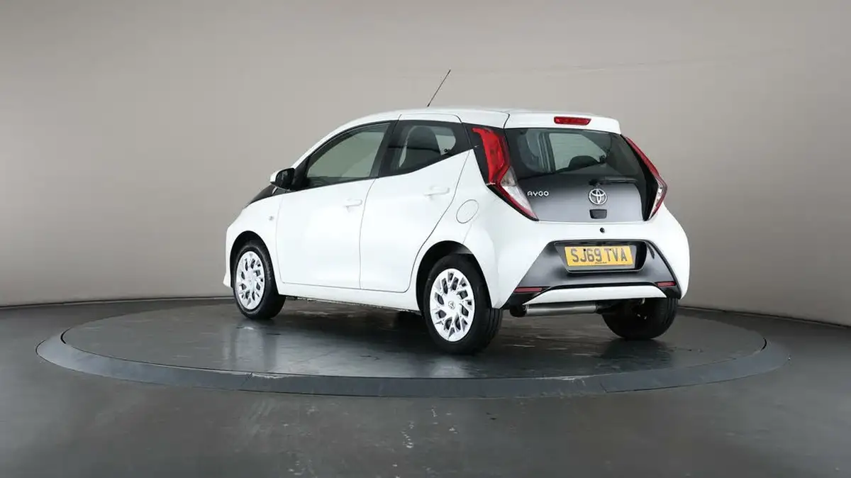 2019-toyota-aygo-10-vvt-i-x-play-tss-x-shift-big-63