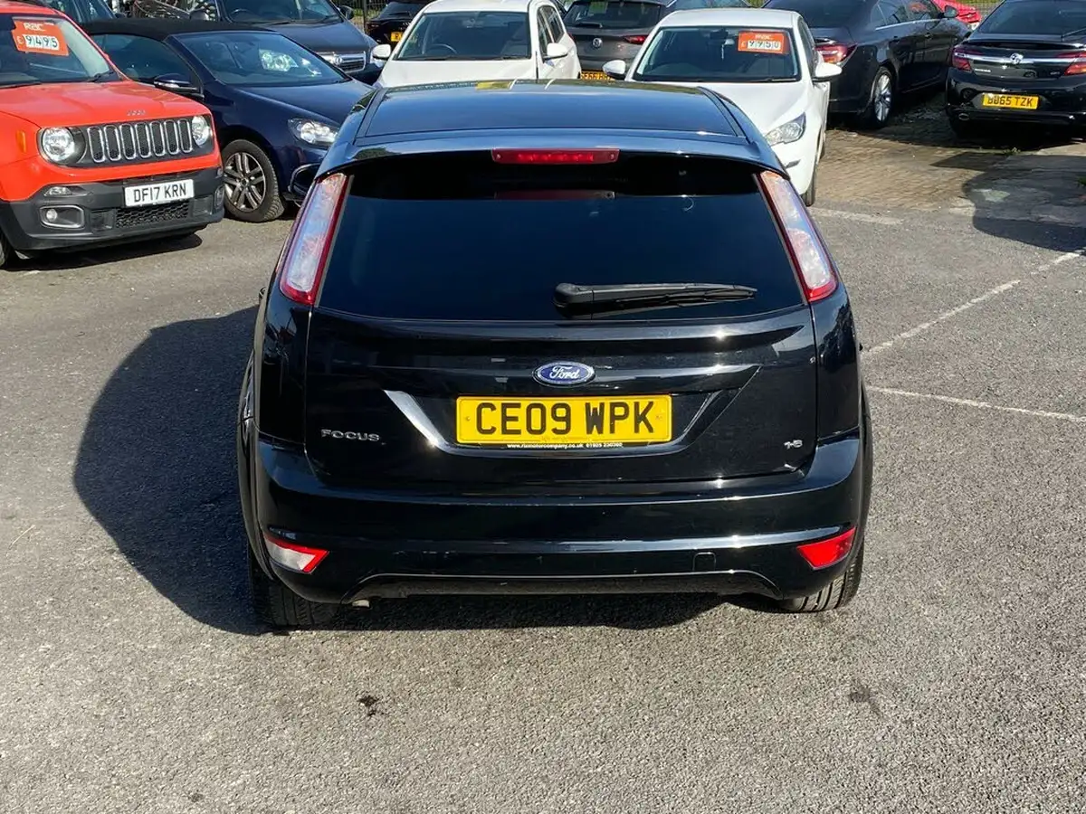 2009-ford-focus-16-zetec-hatchback-5d-big-13