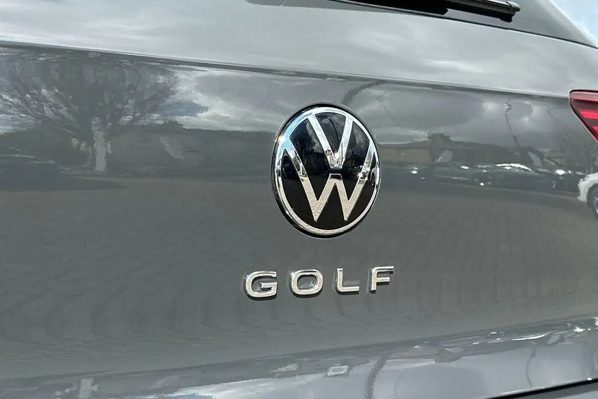 2024-volkswagen-golf-15-tsi-r-line-150ps-hatchback-big-13