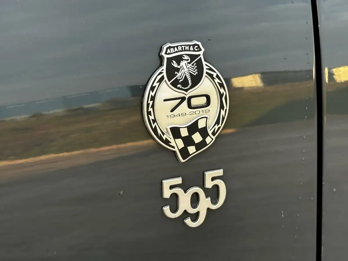 2019-abarth-595c-14-tjet-turismo-big-18