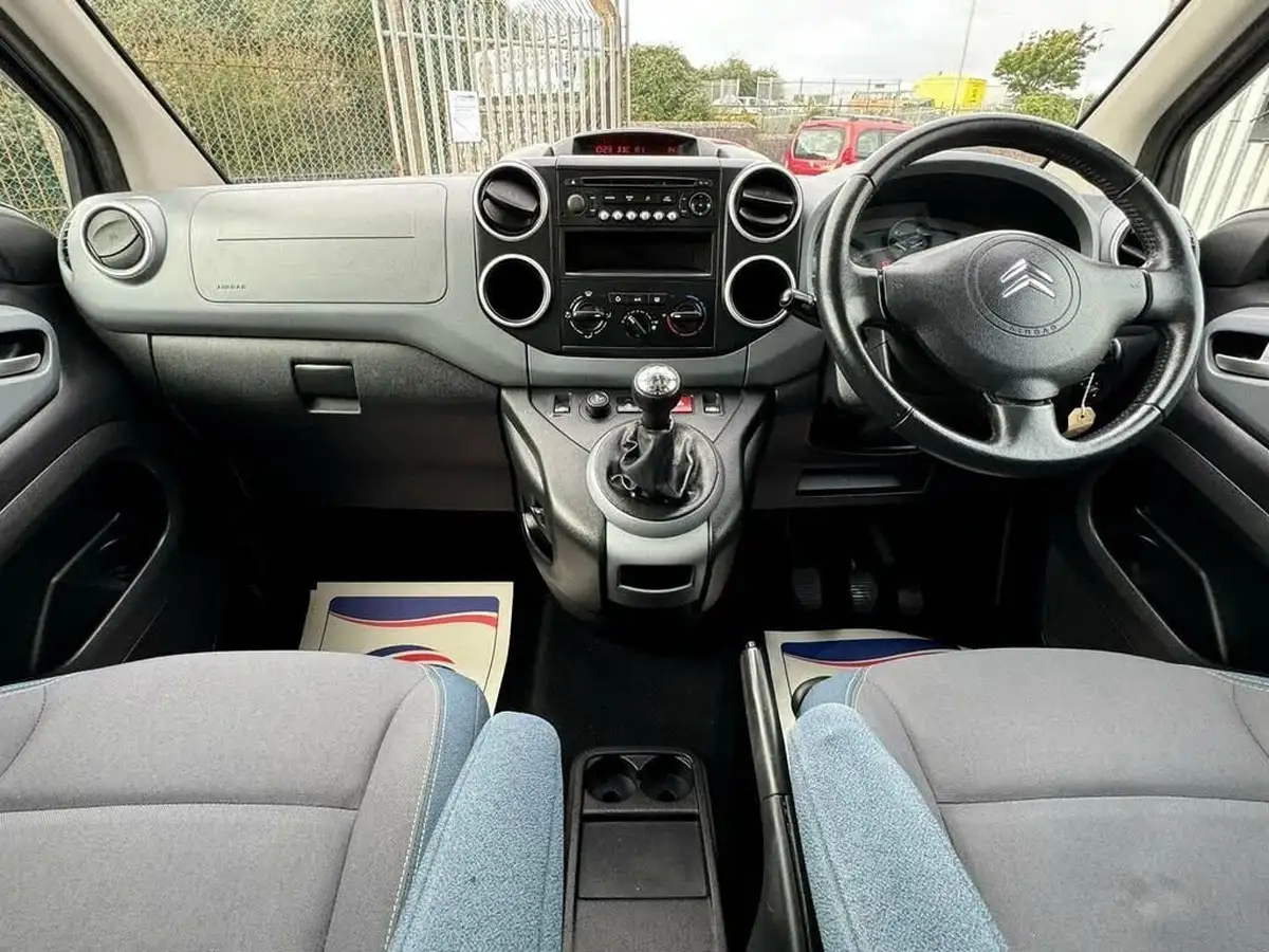 2012-citroen-berlingo-16td-multispace-plus-special-edition-big-15