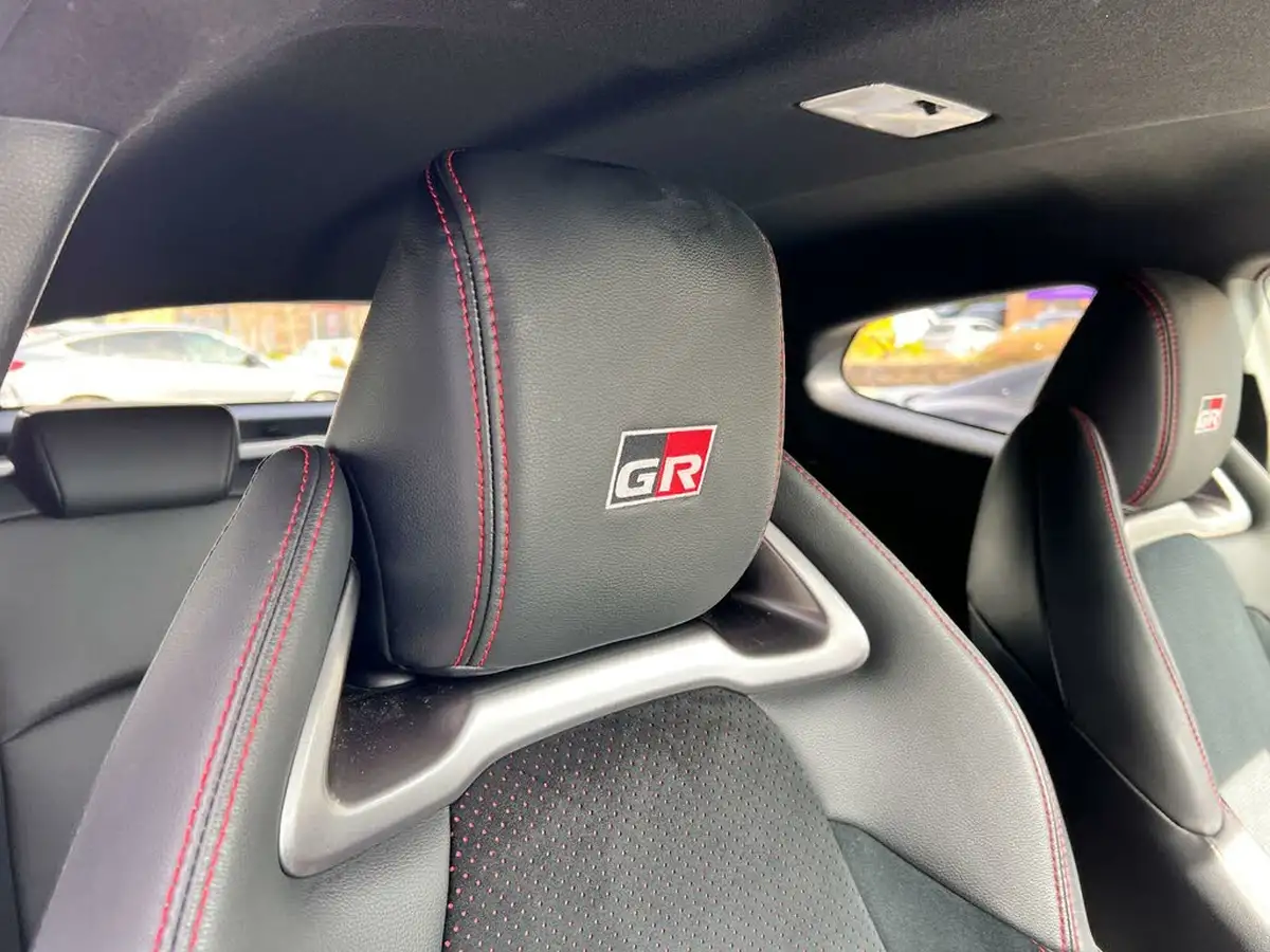 2021-toyota-yaris-16-gr-circuit-pack-big-20