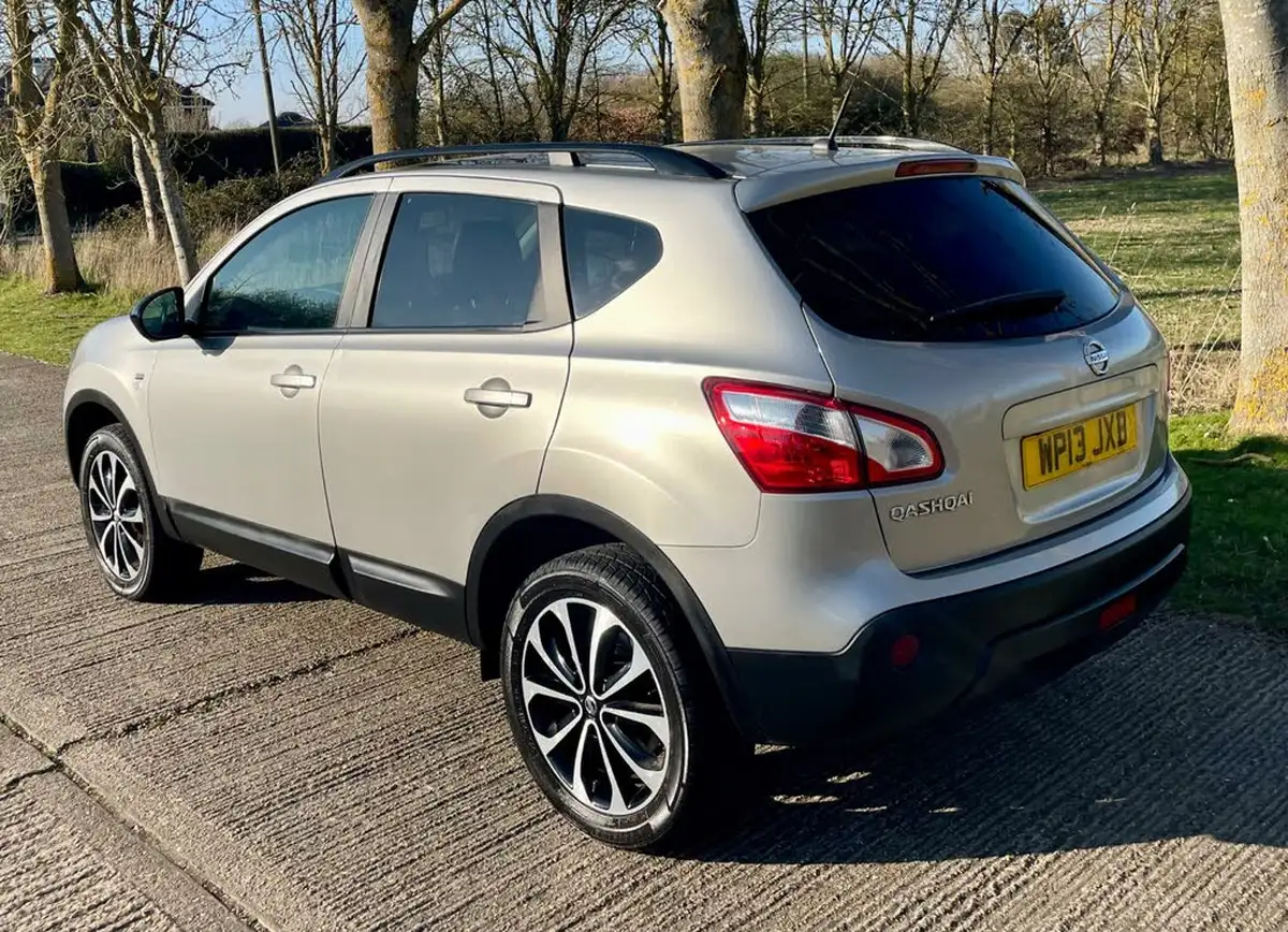 2013-nissan-qashqai-16-360-big-3