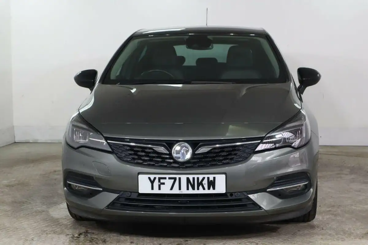 2021-vauxhall-astra-12-turbo-griffin-edition-hatchback-big-4