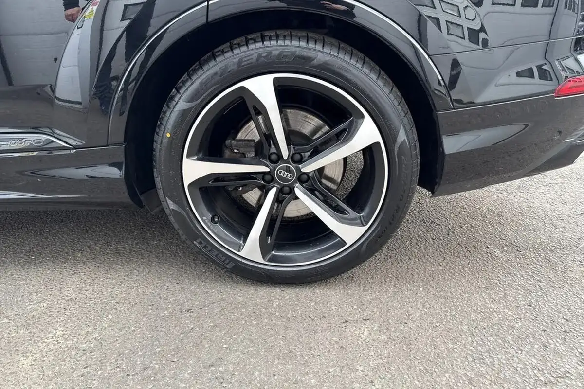 2022-audi-q7-30-55-tfsi-black-edition-big-12