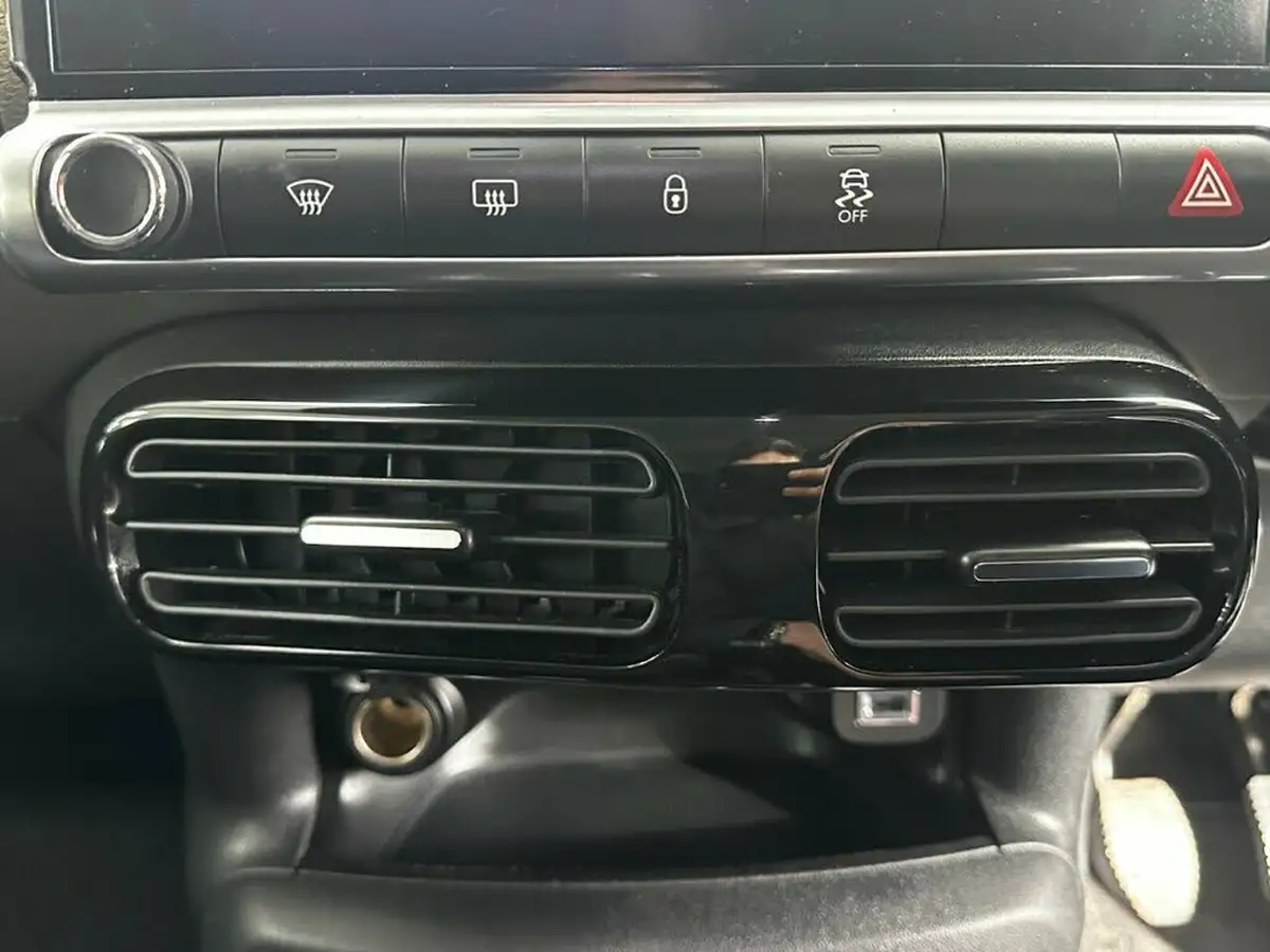 2017-citroen-c4-cactus-12-puretech-w-big-45