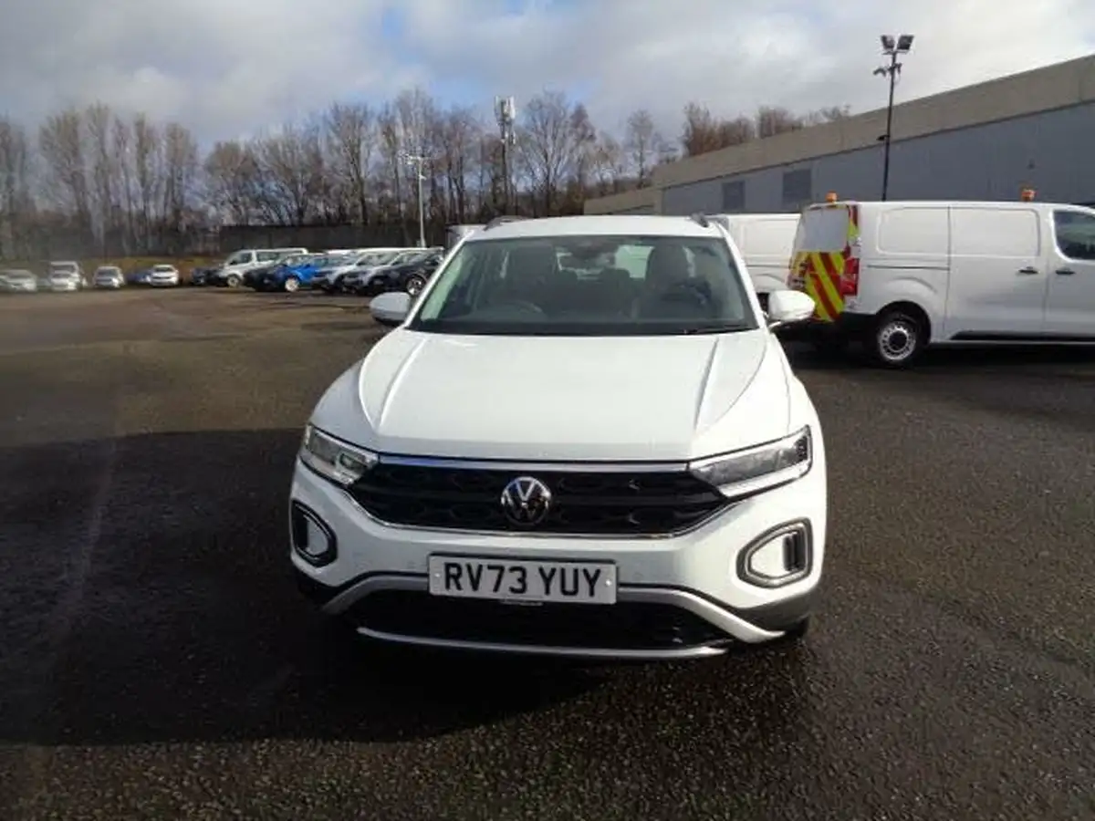 2023-volkswagen-t-roc-10-tsi-life-big-8