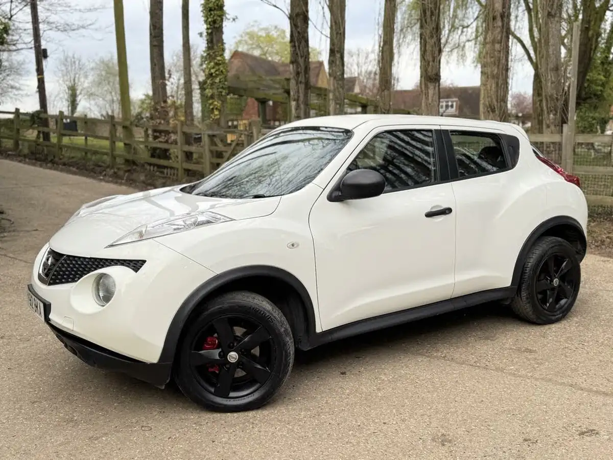 2012-nissan-juke-16-acenta-big-1