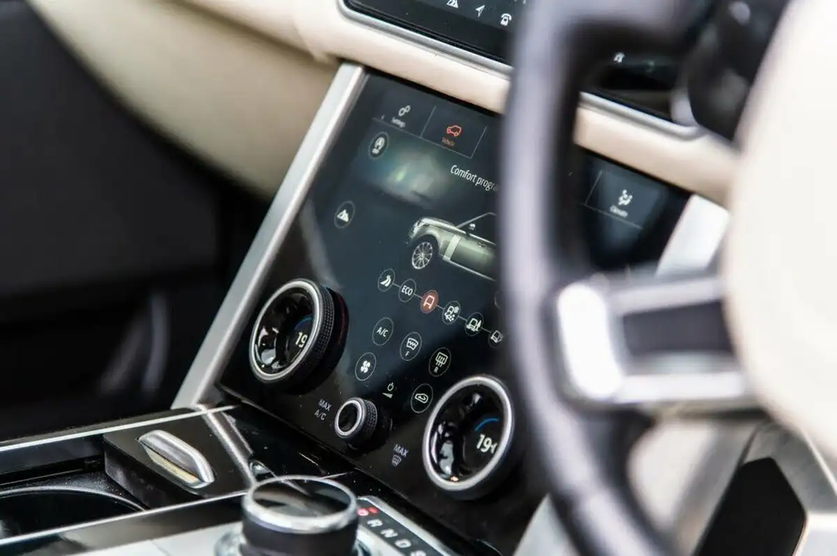 2021-land-rover-range-rover-30-d300-westminster-big-46