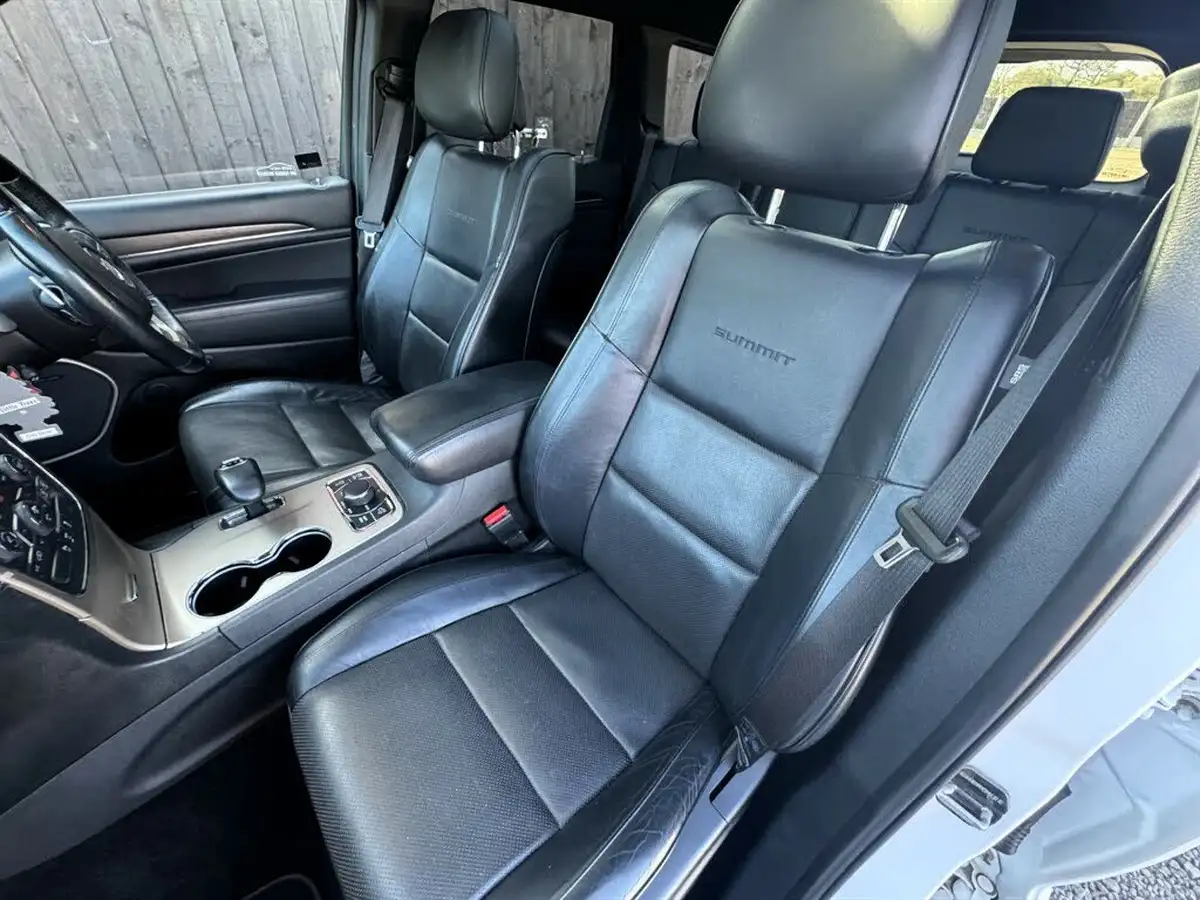 2015-jeep-grand-cherokee-30crd-summit-big-19