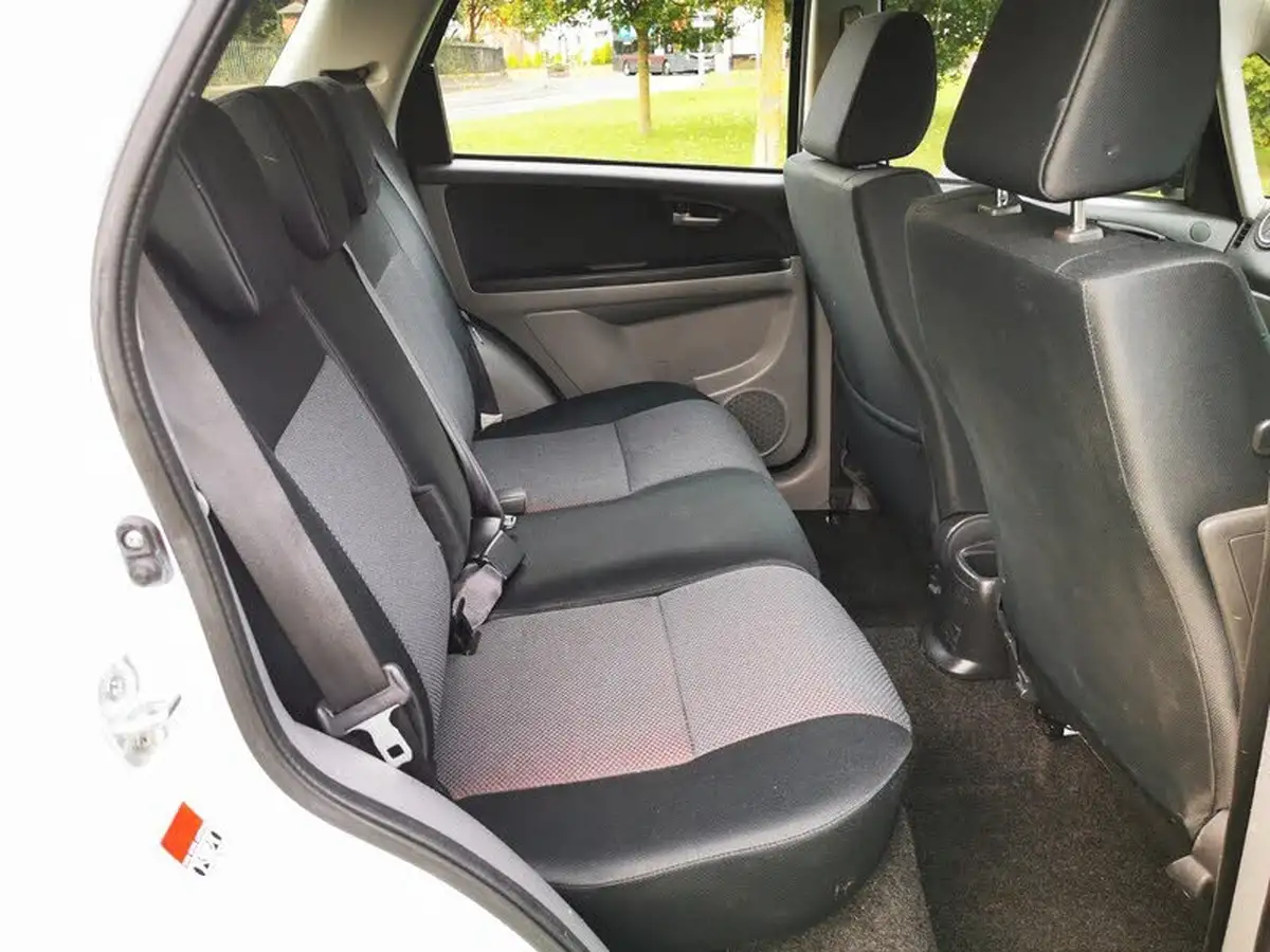 2007-suzuki-sx4-16-glx-auto-big-18