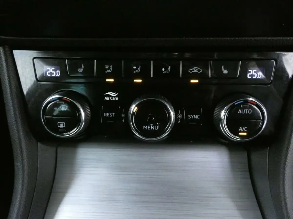 2021-skoda-superb-14-tsi-se-technology-156ps-estate-big-16