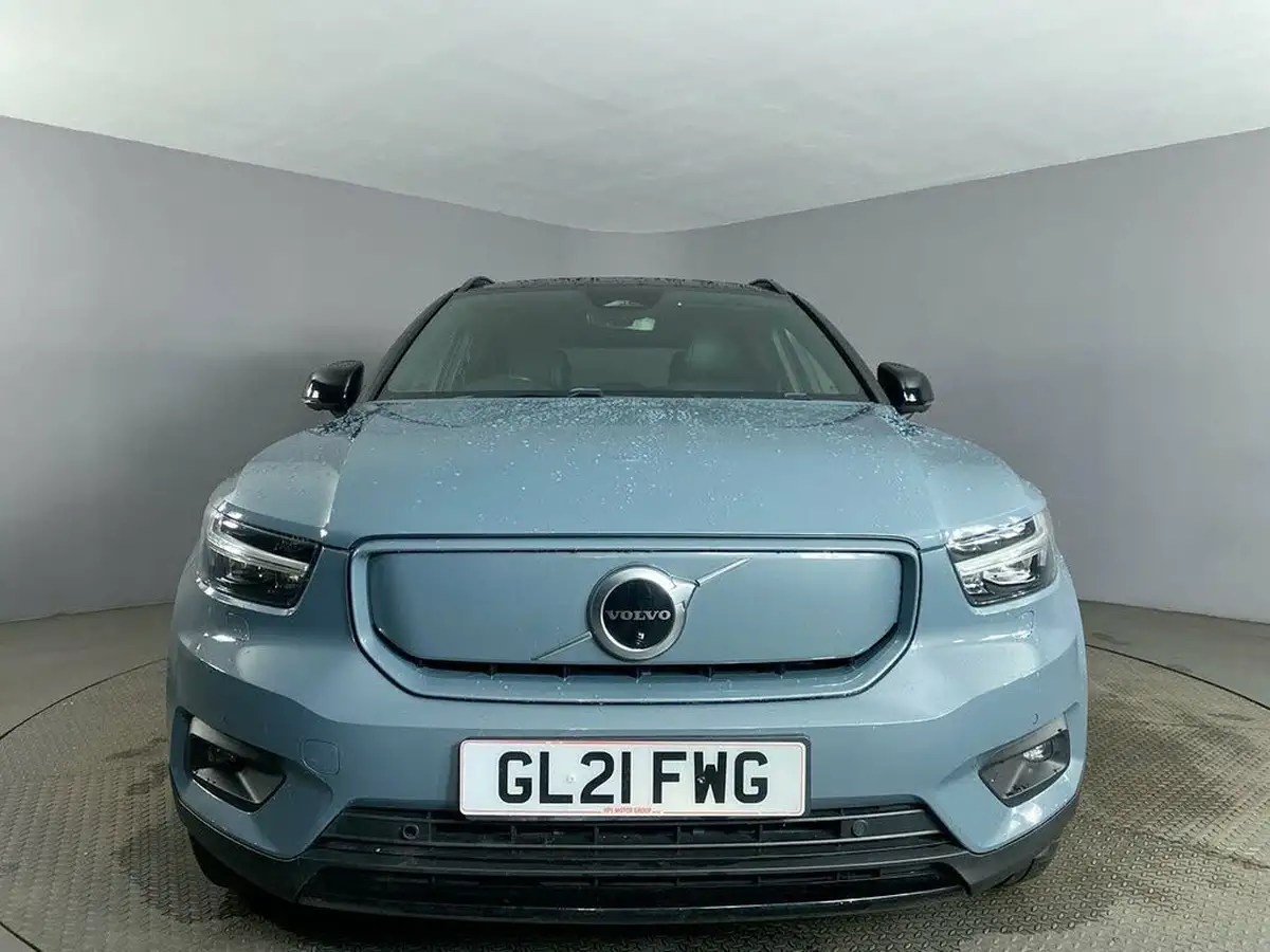 2021-volvo-xc40-e-p8-first-edition-big-2