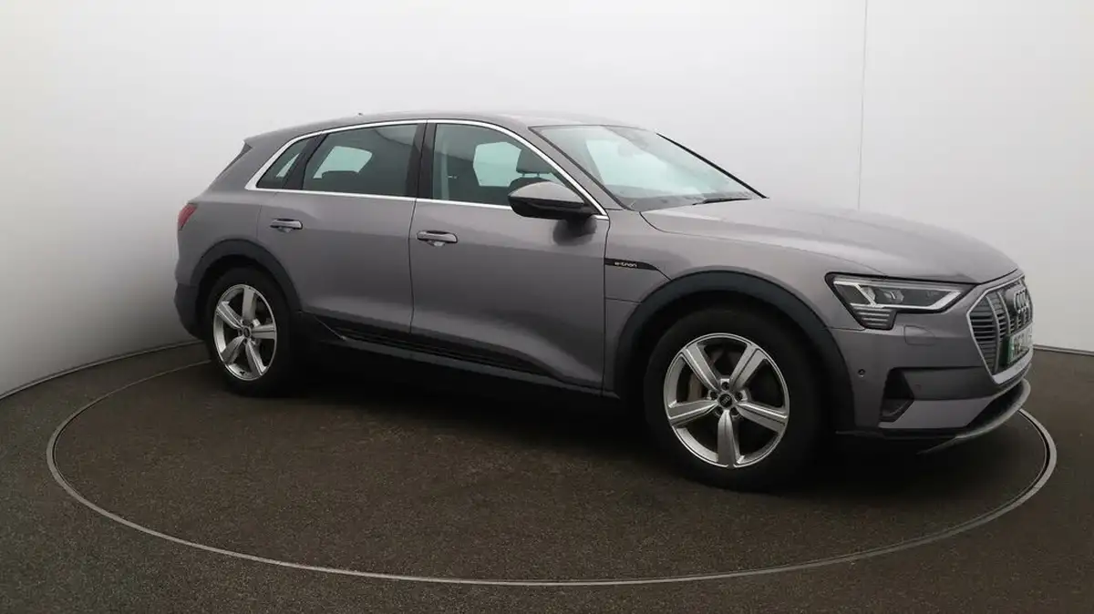 2021-audi-e-tron-55e-technik-station-wagon-big-38