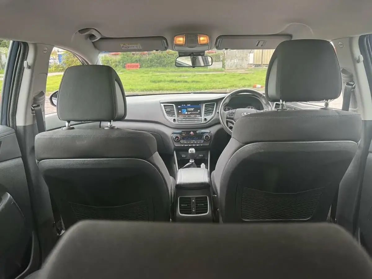 2017-hyundai-tucson-17crdi-blue-drive-se-nav-116ps-big-21