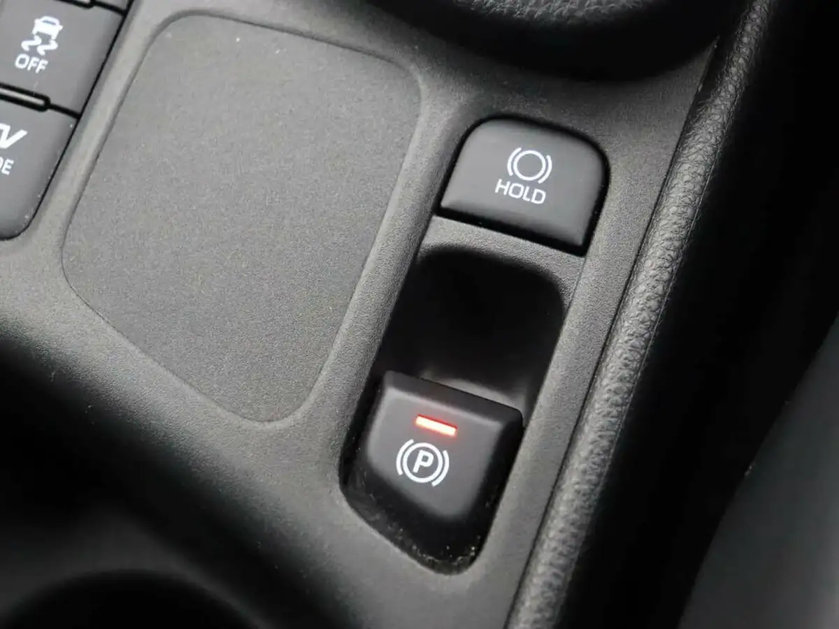 2023-toyota-yaris-cross-15-vvt-i-gr-sport-big-46