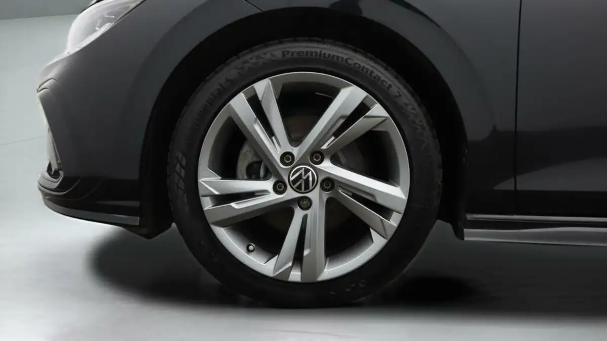 2022-volkswagen-golf-15-tsi-r-line-130ps-hatchback-big-18