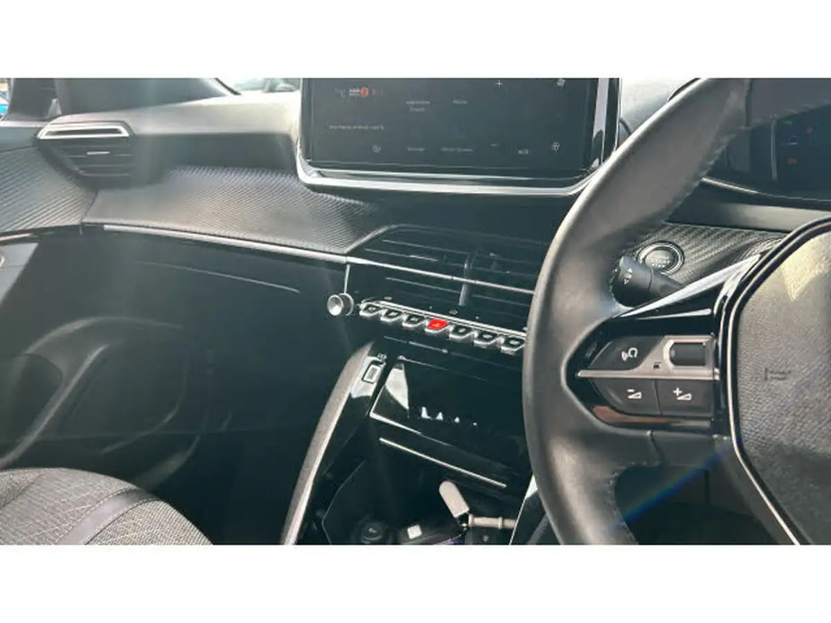 2024-peugeot-2008-suv-e-allure-136ps-50kwh-big-13