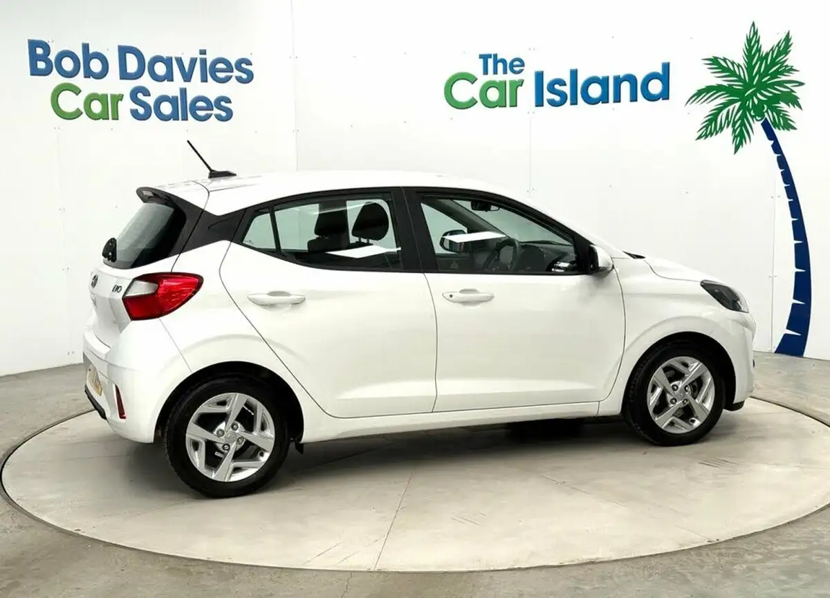 2020-hyundai-i10-12-se-connect-auto-big-9