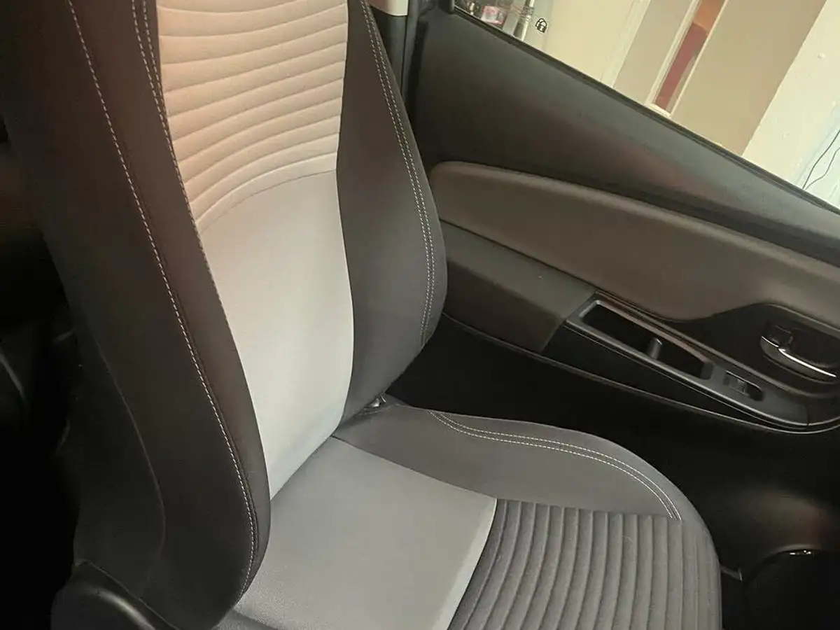 2019-toyota-yaris-15-vvt-i-icon-tech-98bhp-hybrid-1497cc-e-cvt-big-18