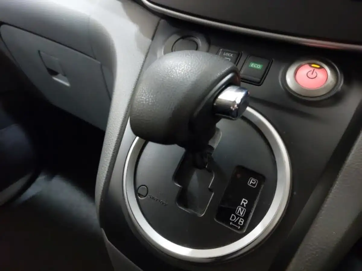2017-nissan-env200-e-acenta-rapid-plus-combi-7-seater-big-16