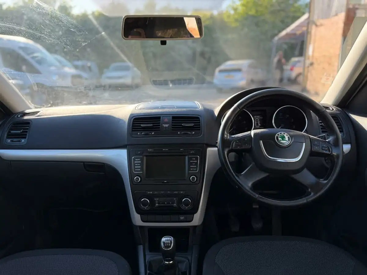 2013-skoda-yeti-12-se-105ps-big-14