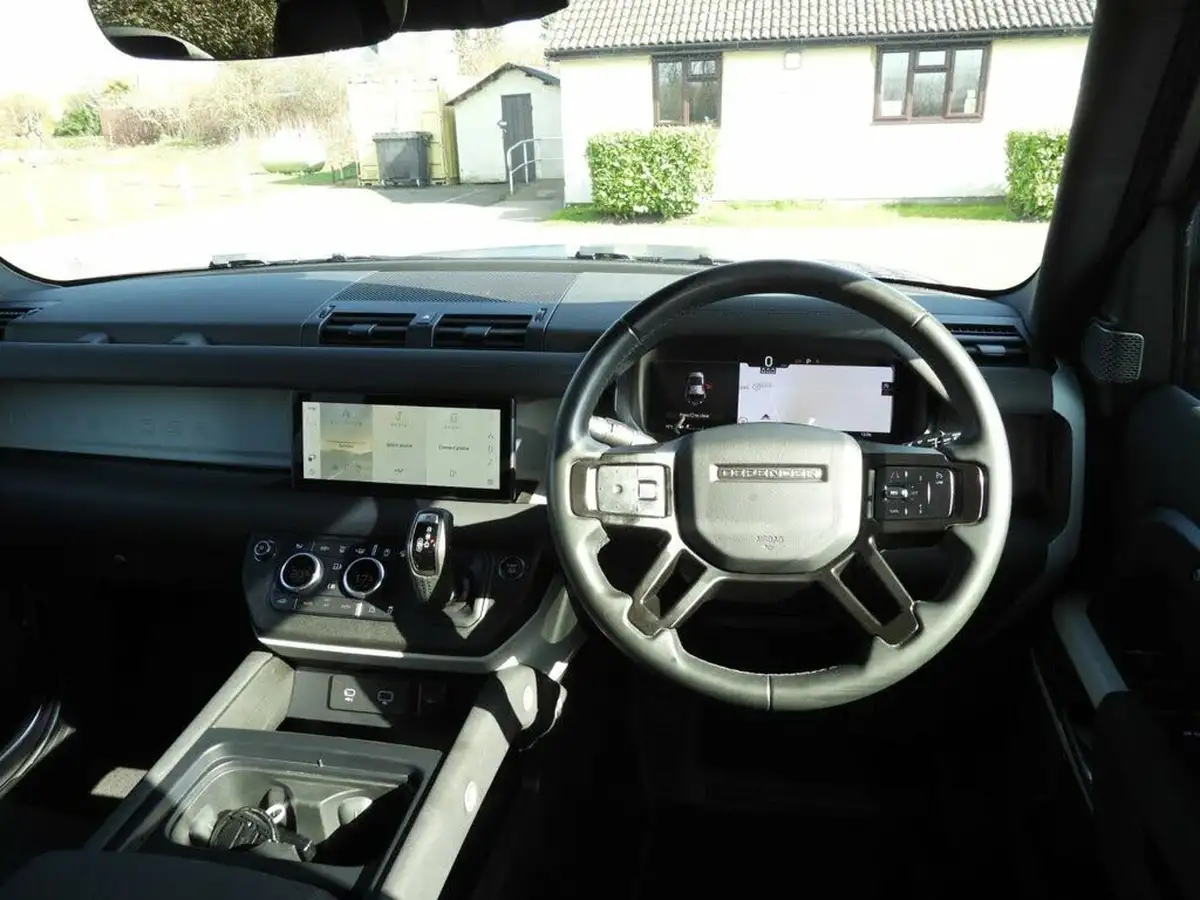 2023-land-rover-110-defender-30-d250-x-dynamic-s-big-31