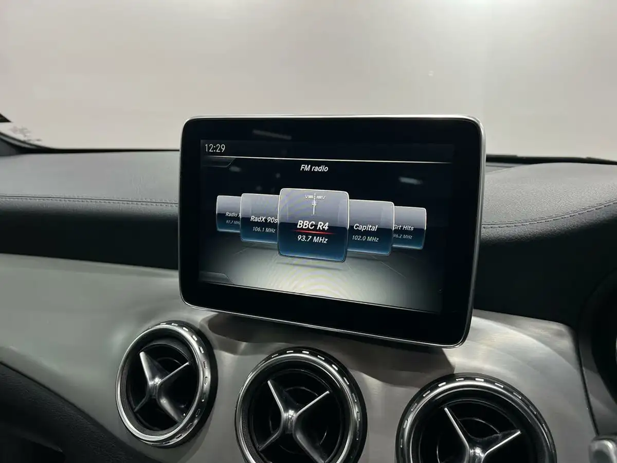 2015-mercedes-benz-gla-class-21d-gla-200d-amg-line-4matic-premium-plusss-7g-dct-big-32