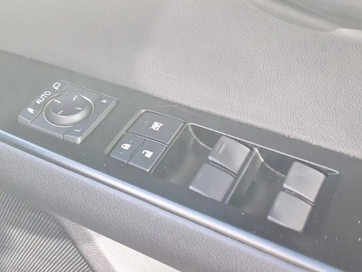 2022-lexus-ux-250h-20-f-sport-premium-plus-pack-big-12